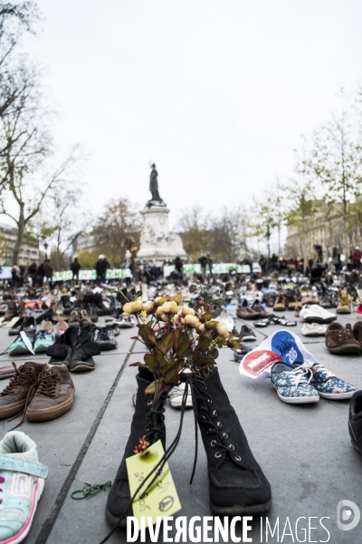 Nos chaussures marcheront pour nous...  -Place de La République