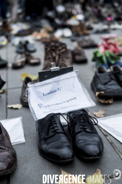 Nos chaussures marcheront pour nous...  -Place de La République