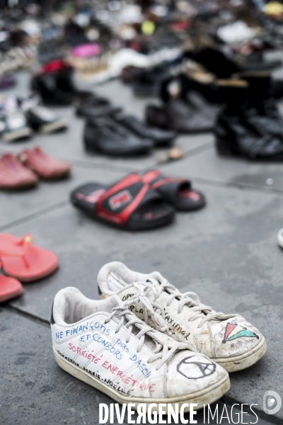 Nos chaussures marcheront pour nous...  -Place de La République