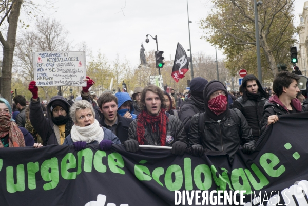 COP 21 : Manifestation place de la République