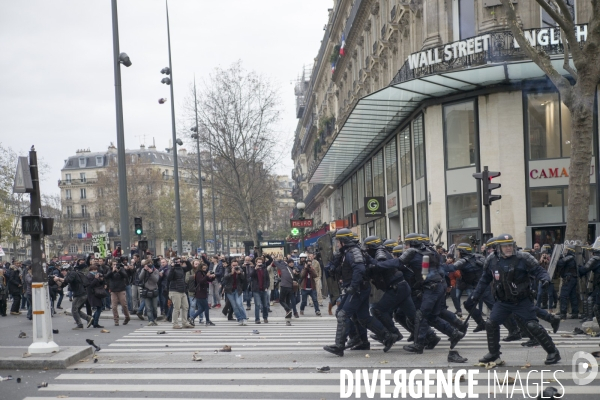 COP 21 : Manifestation place de la République