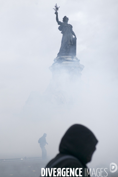 COP 21 : Manifestation place de la République