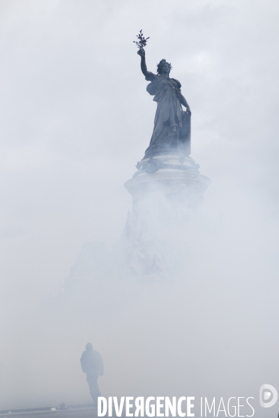 COP 21 : Manifestation place de la République