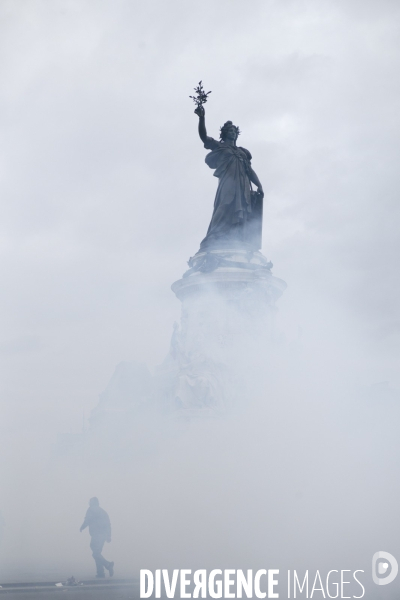 COP 21 : Manifestation place de la République