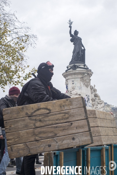 COP 21 : Manifestation place de la République