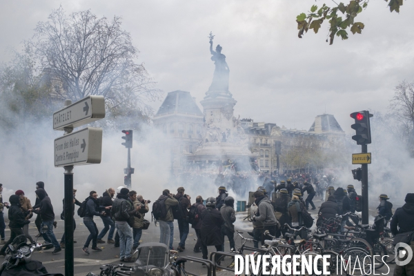 COP 21 : Manifestation place de la République