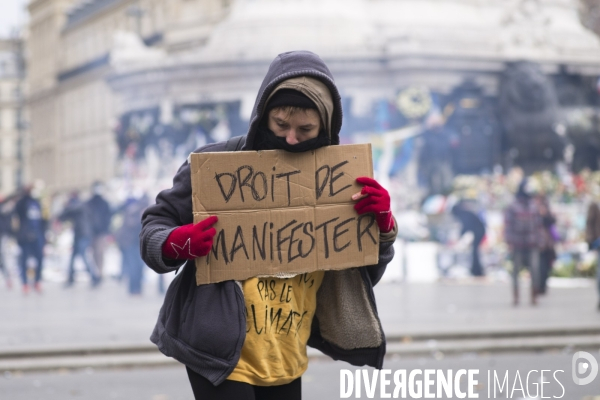 COP 21 : Manifestation place de la République