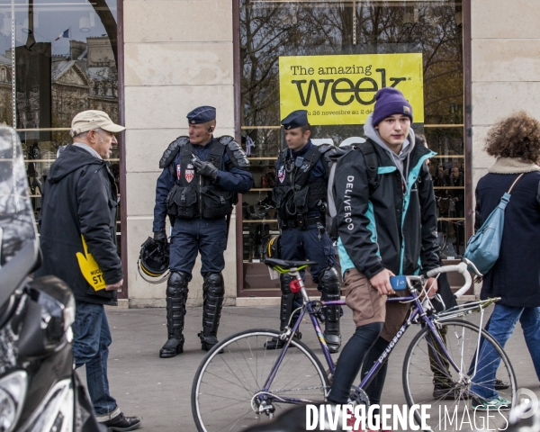 Rassemblements parisiens et Violences place de la Republique  J-1 COP21