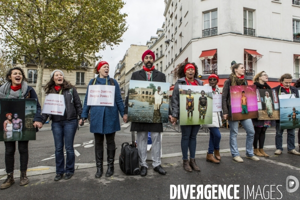 Rassemblements parisiens et Violences place de la Republique  J-1 COP21