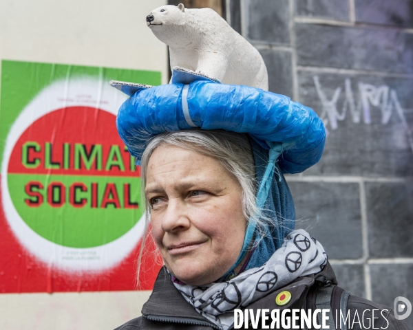 Rassemblements parisiens et Violences place de la Republique  J-1 COP21