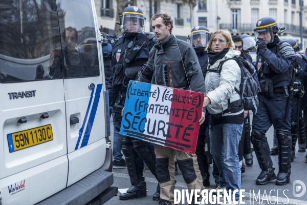 Rassemblements parisiens et Violences place de la Republique  J-1 COP21