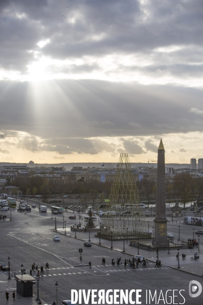 PHARES vu du toit de l Hotel de la Marine