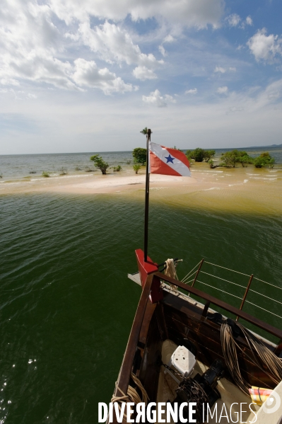 L  AMAZONIE brésilienne de l  Etat du PARA entre Curua-Una et Alter do Chao.