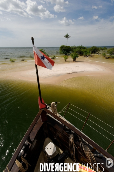 L  AMAZONIE brésilienne de l  Etat du PARA entre Curua-Una et Alter do Chao.