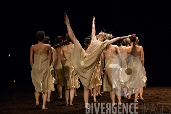Le Sacre du printemps / Pina Bausch par Agathe POUPENEY - Photographie ...
