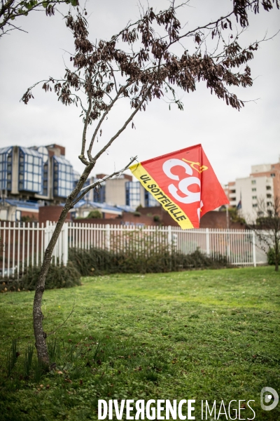 Manifestation de soutien aux salariés d Air France devant le Tribunal de Bobigny