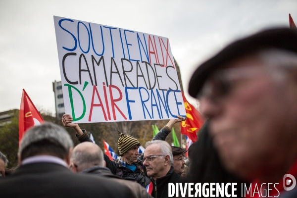 Manifestation de soutien aux salariés d Air France devant le Tribunal de Bobigny