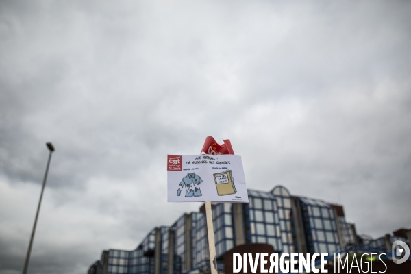 Manifestation de soutien aux salariés d Air France devant le Tribunal de Bobigny