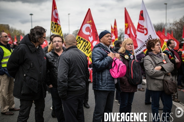 Manifestation de soutien aux salariés d Air France devant le Tribunal de Bobigny