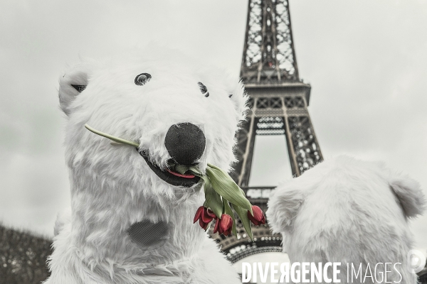 Rassemblement déclarant l Urgence Climatique à la fin de la COP21