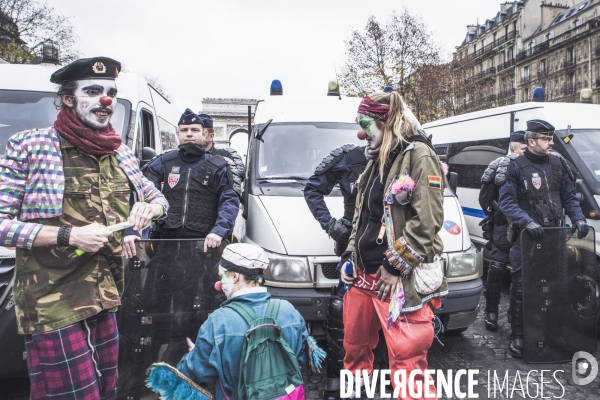 Rassemblement déclarant l Urgence Climatique à la fin de la COP21