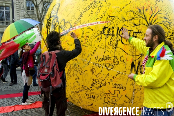 Mobilisation citoyenne pour la defense du climat dans le cadre de la Climate Justice Peace, pour marquer la fin de la COP21