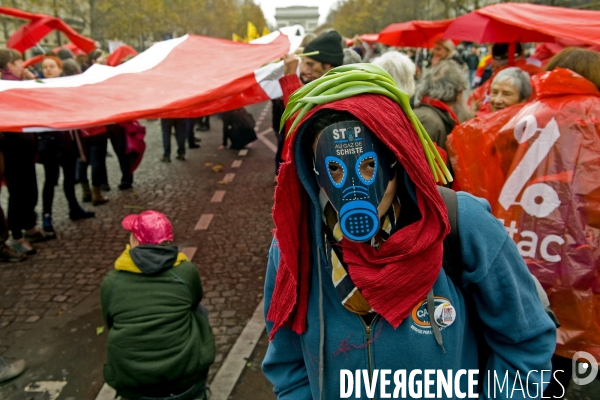 Mobilisation citoyenne pour la defense du climat dans le cadre de la Climate Justice Peace, pour marquer la fin de la COP21