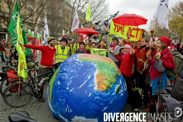 Mobilisation citoyenne pour la defense du climat dans le cadre de la Climate Justice Peace, pour marquer la fin de la COP21