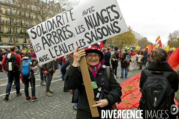 Mobilisation citoyenne pour la defense du climat dans le cadre de la Climate Justice Peace, pour marquer la fin de la COP21