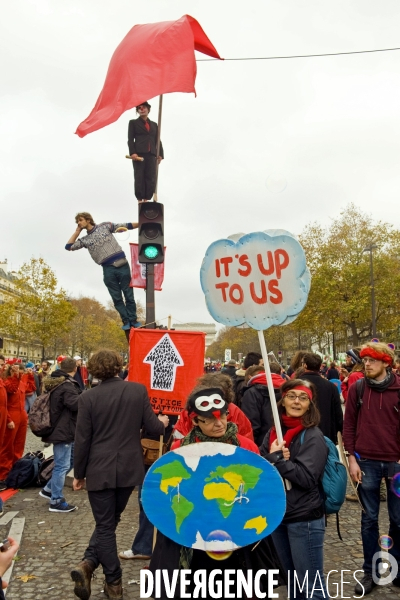 Mobilisation citoyenne pour la defense du climat dans le cadre de la Climate Justice Peace, pour marquer la fin de la COP21