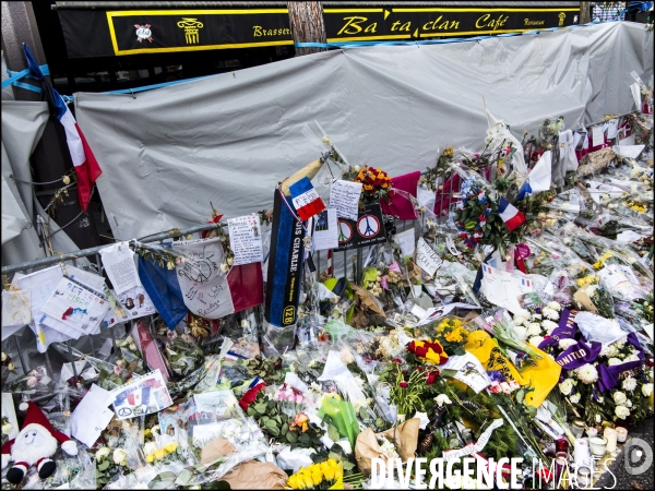 Les Archives de Paris collectent, restaurent et conservent les témoignages de soutien déposés sur les différents lieux des attentats du 13 novembre