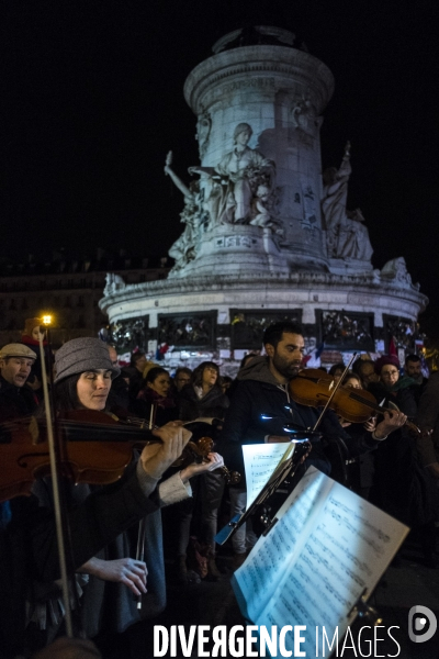 Attentats 13 Novembre  2015: Les jours d après - Hommages et recueillements