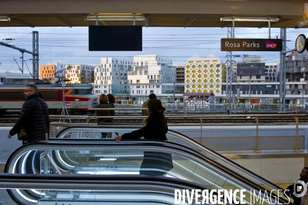 La nouvelle gare Rosa Parks.Nouvel arret du RER E dans le quartier de la porte d  Aubervilliers