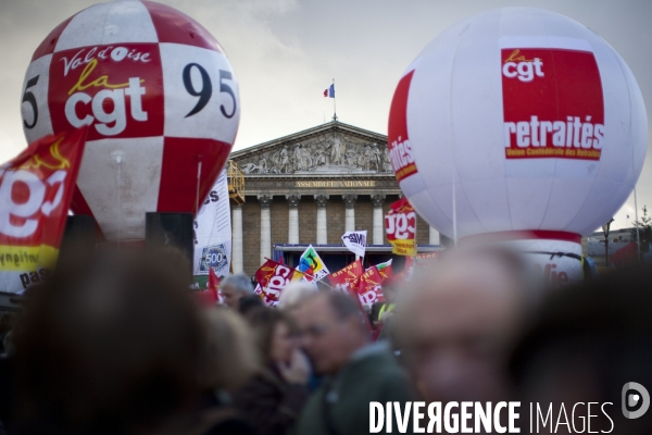 Paris : Manifestation contre les plans d austerite du gouvernement