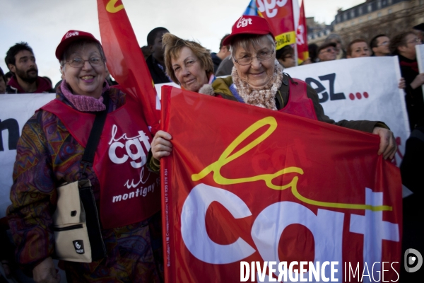 Paris : Manifestation contre les plans d austerite du gouvernement