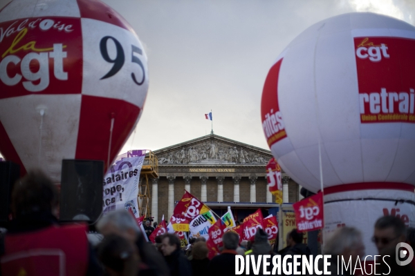 Paris : Manifestation contre les plans d austerite du gouvernement