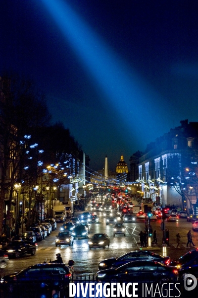 Illustration Decembre2015.La rue royale illuminee pour les fetes de fin d annee