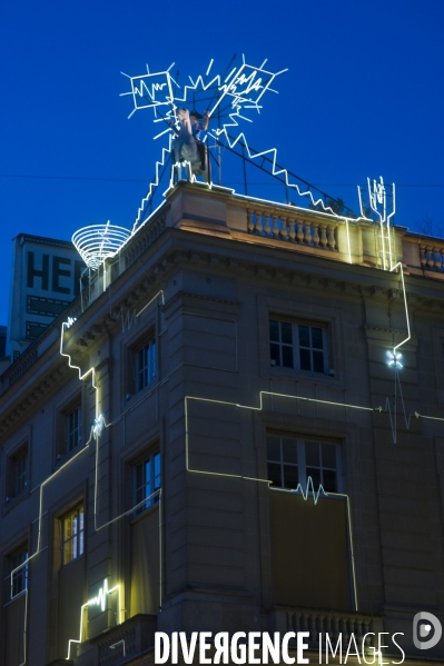 Illustration Decembre2015.Decor lumineux pour les fetes de fin d annee au magasin Hermes,rue saint Honore