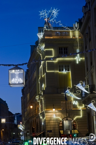 Illustration Decembre2015.Decor lumineux pour les fetes de fin d annee au magasin Hermes,rue saint Honore