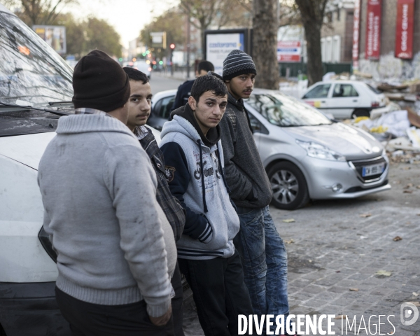 Expulsion d un bidonville d une communauté roumaine par la police nationale.