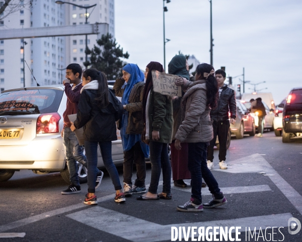 Porte de la Chapelle, familles syriennes mendiants