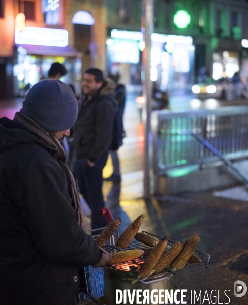 Paris-Nord, vendeur de maïs grillé