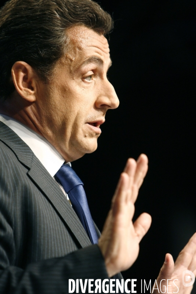 Nicolas sarkozy: meeting a rouen avec le depute-maire pierre albertini(udf) et co-organisateur de la campagne de francois bayrou
