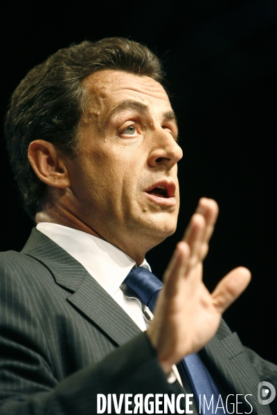 Nicolas sarkozy: meeting a rouen avec le depute-maire pierre albertini(udf) et co-organisateur de la campagne de francois bayrou