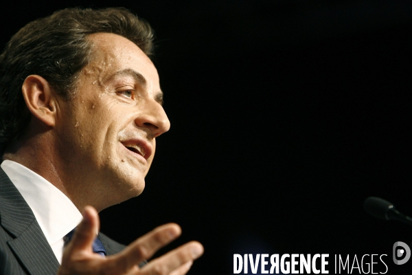 Nicolas sarkozy: meeting a rouen avec le depute-maire pierre albertini(udf) et co-organisateur de la campagne de francois bayrou
