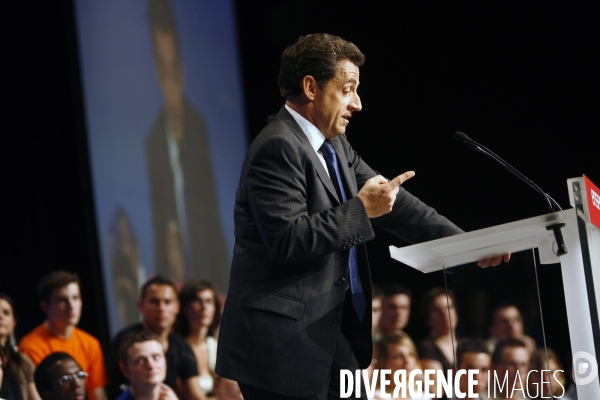 Nicolas sarkozy: meeting a rouen avec le depute-maire pierre albertini(udf) et co-organisateur de la campagne de francois bayrou