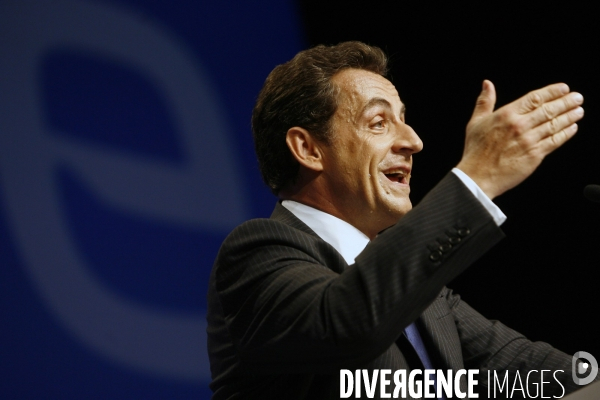 Nicolas sarkozy: meeting a rouen avec le depute-maire pierre albertini(udf) et co-organisateur de la campagne de francois bayrou