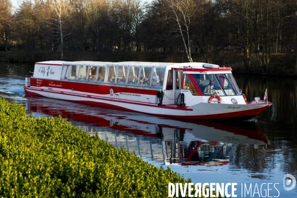 Berlin.Un bateau mouche sur la Spree