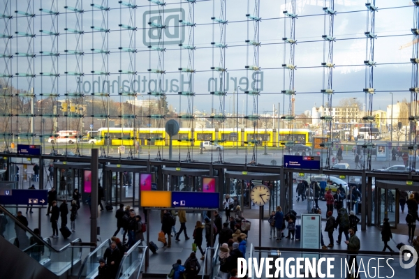 Berlin.La hauptbanhof, la gare centrale .