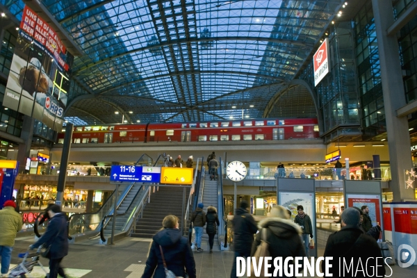 Berlin.La hauptbanhof, la gare centrale .